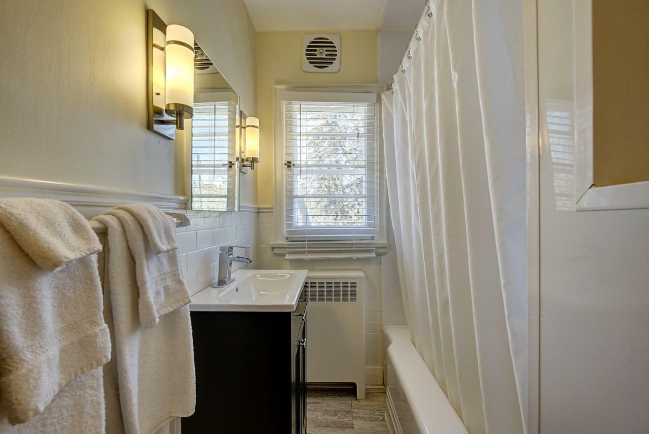 Parkside House Apartment Barrie Bagian luar foto